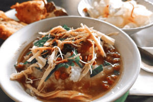 Bubur Ayam Sarapan Sederhana yang Selalu Jadi Favorit Semua Kalangan