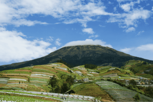 Gunung Sumbing Keagungan Raksasa Jawa Tengah