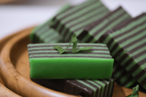 Kue Lapis Cita Rasa Tradisional yang Manis dan Penuh Warna