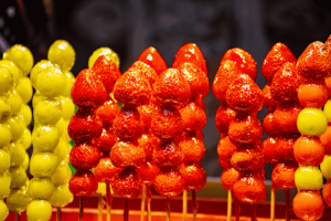 Tanghulu Manisan Buah Tiongkok Sejarah, Seni Kuliner, dan Demam Populer Global